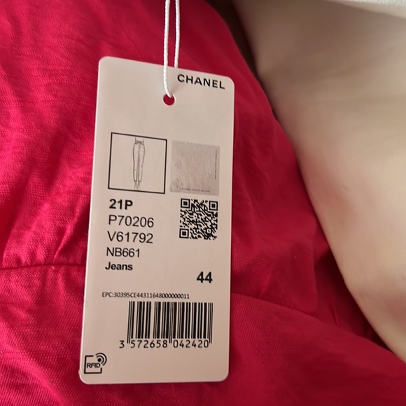 CHANEL BNWT Ladies Logo White Jeans - Picture 9 of 9